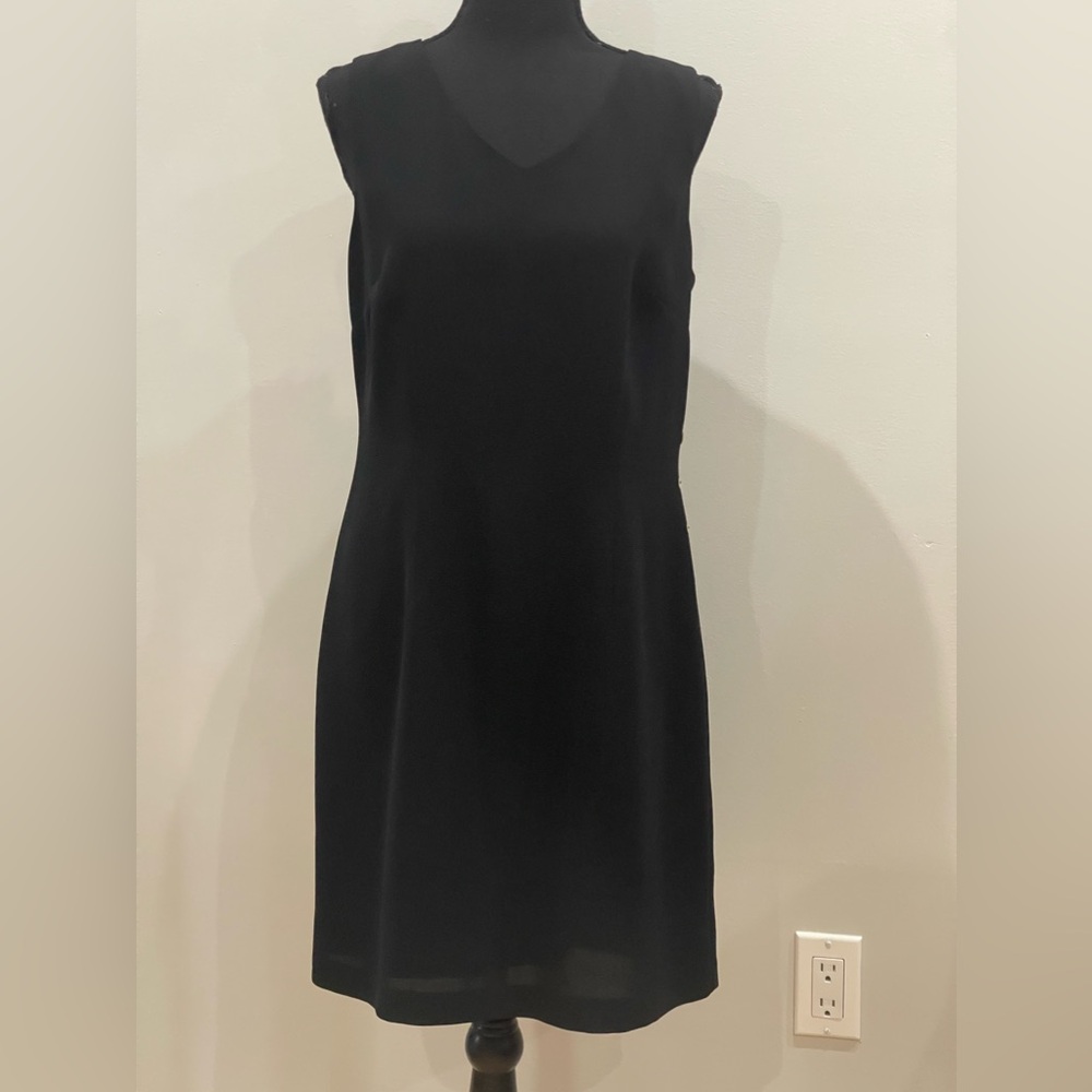 CDC by Caren Desiree 10 Black V Neck Sleeveless Button Side Accent Zip Back Mini - Picture 1 of 7